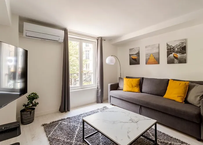 Design 1 Bdr With Ac Lägenhet