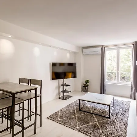 Design 1 Bdr With Ac